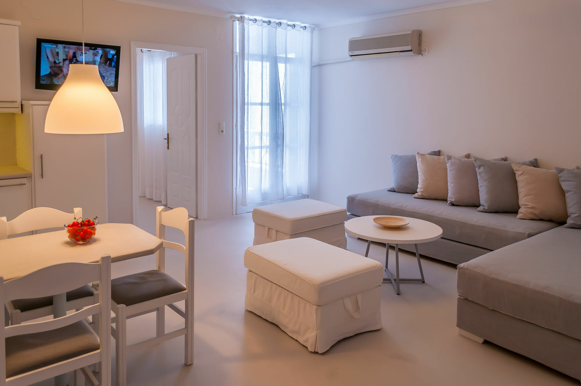 Milos Bay Suites Адамас Экстерьер фото