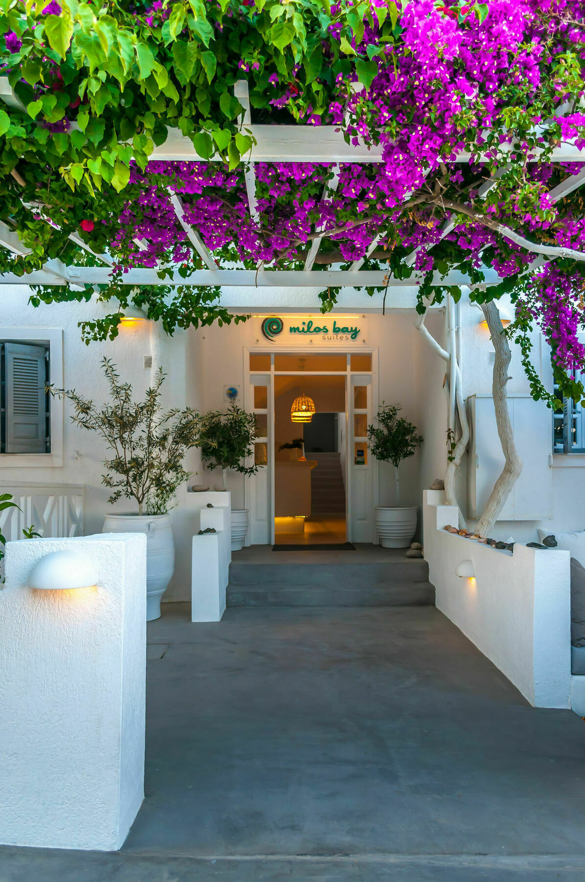 Milos Bay Suites Адамас Экстерьер фото